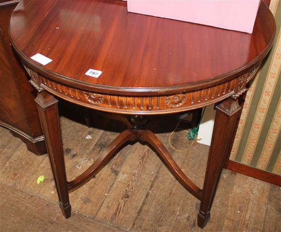 Mahogany circular centre table